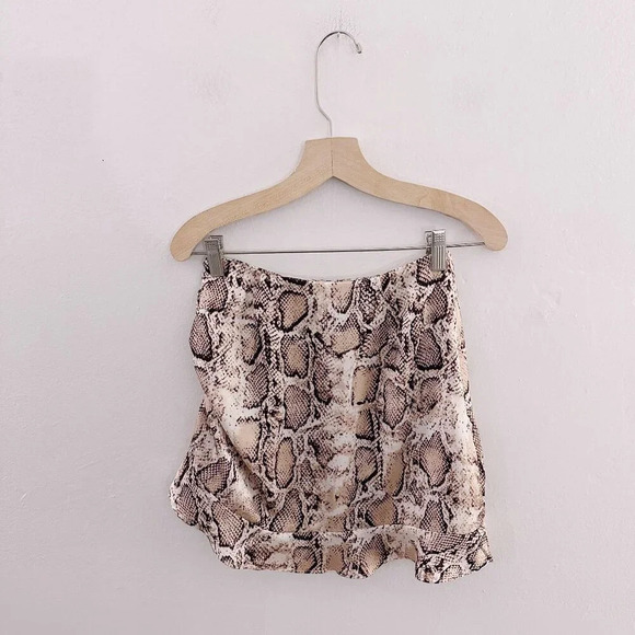 Missguided Petite Snake Animal Print Mini Skirt Ruched Side - Picture 2 of 5
